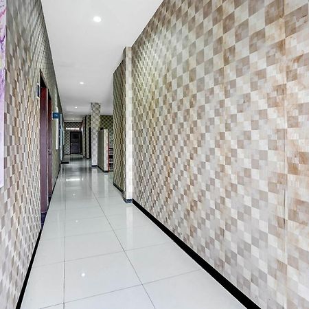 Oyo 90889 Dkb Residence Surabaya Luaran gambar