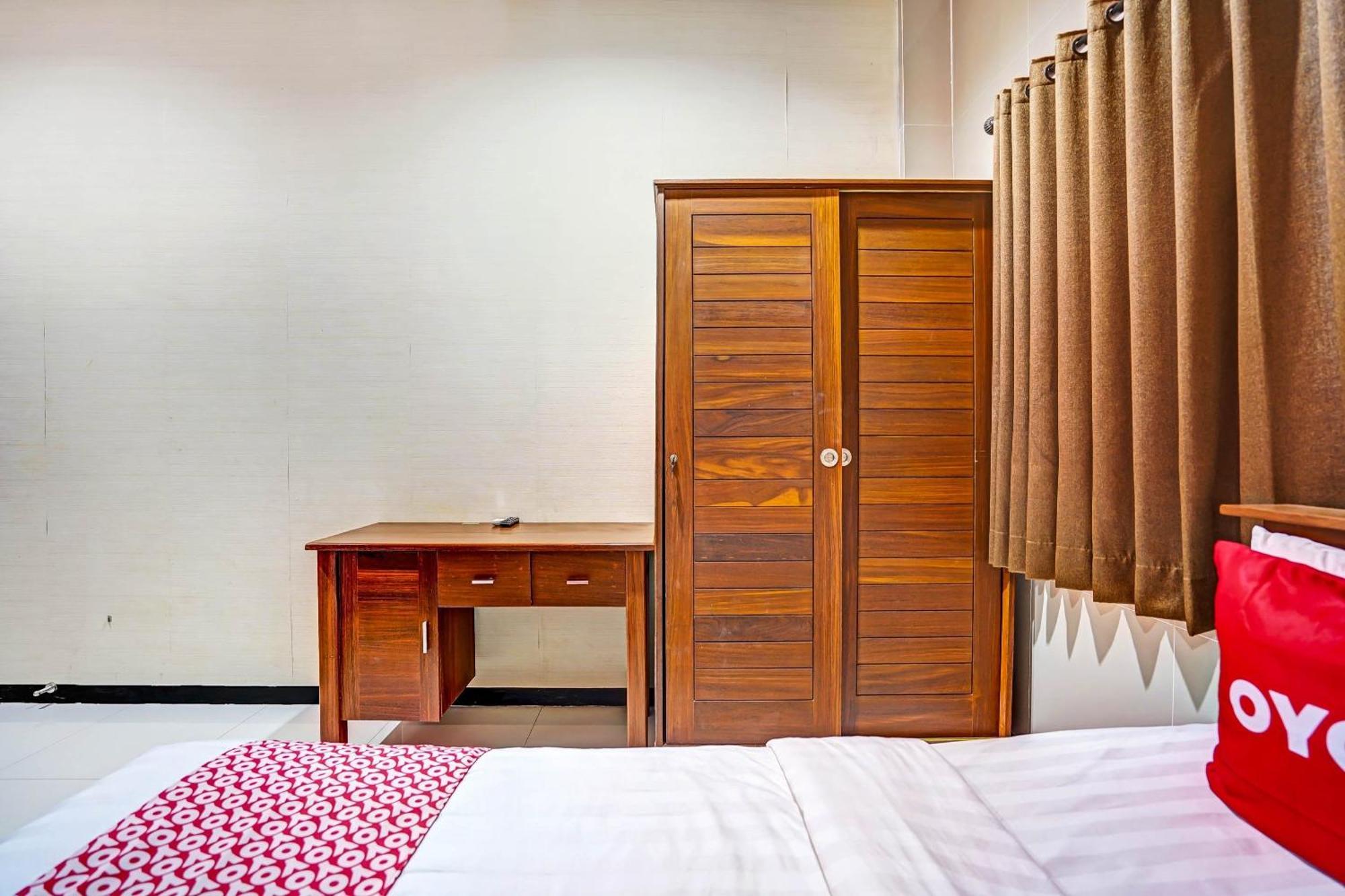 Oyo 90889 Dkb Residence Surabaya Luaran gambar