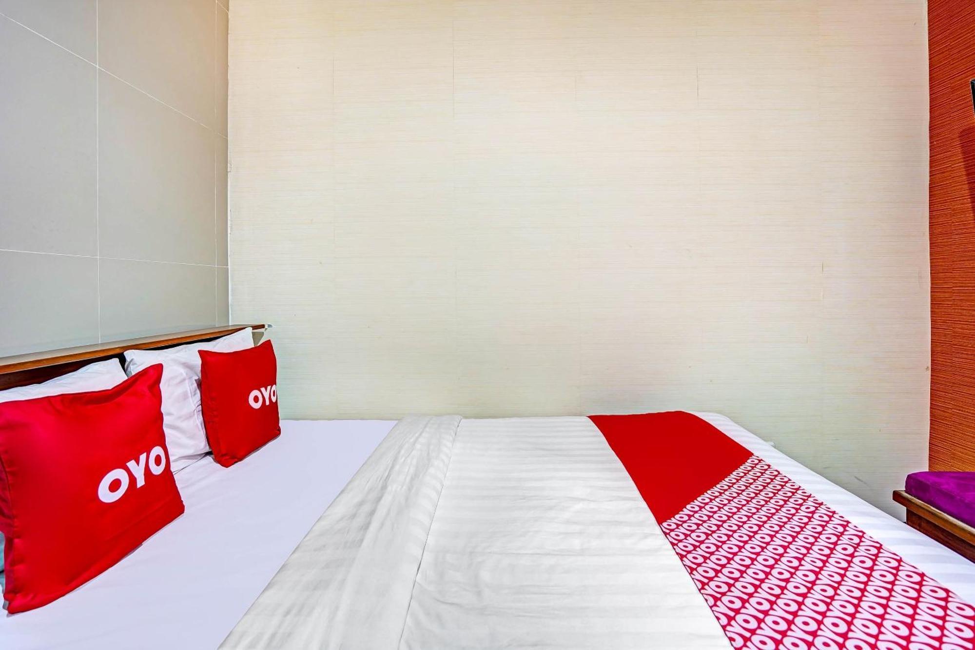 Oyo 90889 Dkb Residence Surabaya Luaran gambar
